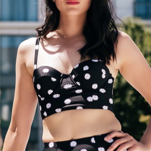 Kingdom & State Other - Kingdom & State Bombshell Black Daisy Top